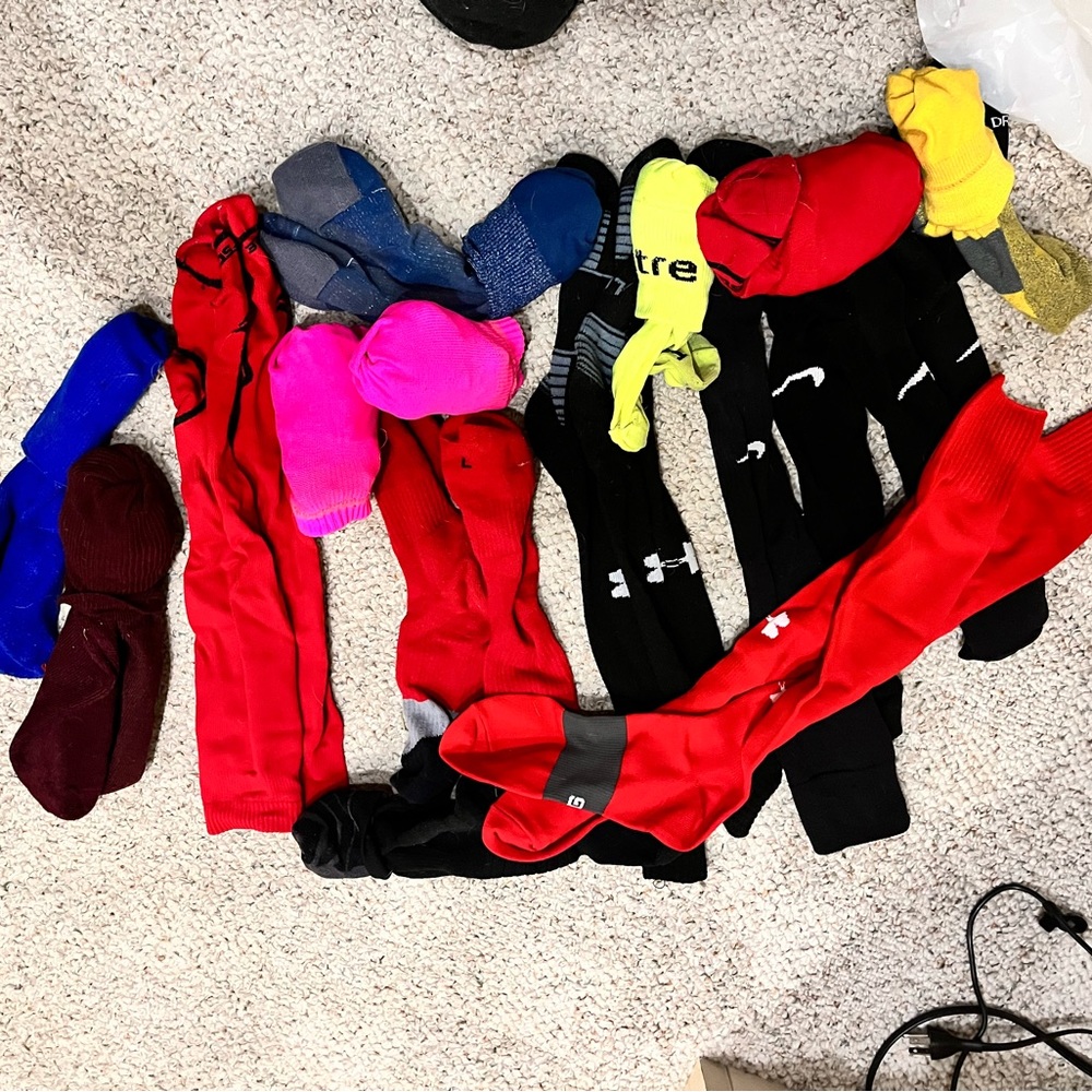 15 pairs of men’s sports socks